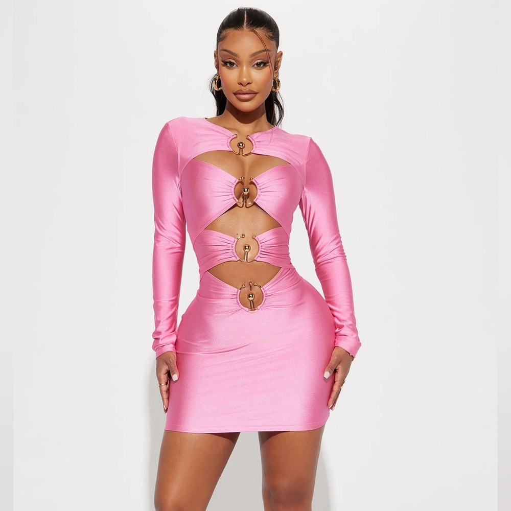 Fashionova Sleek Pink Cutout Ring-Detail Bodycon Mini Dress